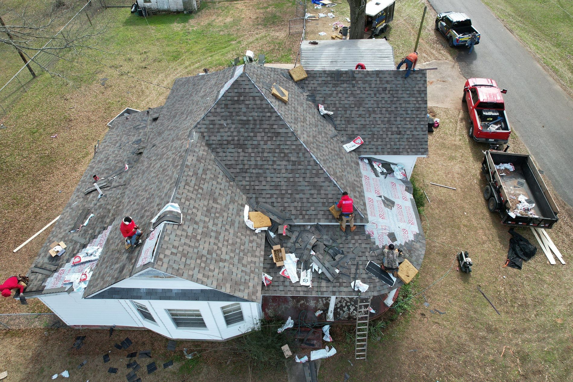 How to Know When Your Roof Needs Replacing: 7 Warning Signs Every Homeowner Should Watch For
